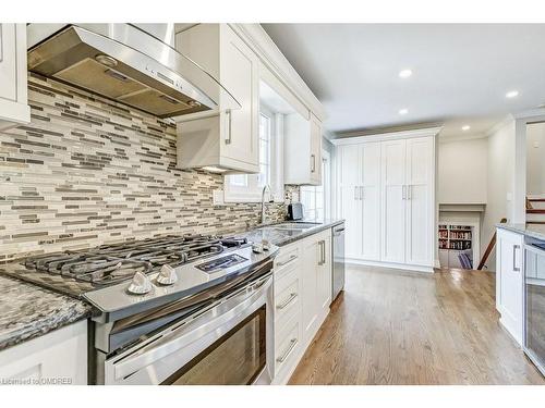 2492 Rebecca Street, Oakville, ON - Indoor Photo Showing Kitchen With Upgraded Kitchen