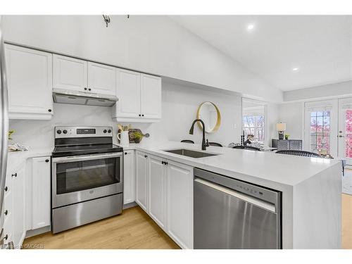 409-1470 Bishops Gate, Oakville, ON - Indoor Photo Showing Kitchen With Stainless Steel Kitchen With Upgraded Kitchen