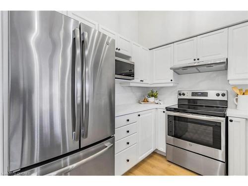 409-1470 Bishops Gate, Oakville, ON - Indoor Photo Showing Kitchen With Stainless Steel Kitchen