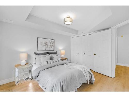 409-1470 Bishops Gate, Oakville, ON - Indoor Photo Showing Bedroom