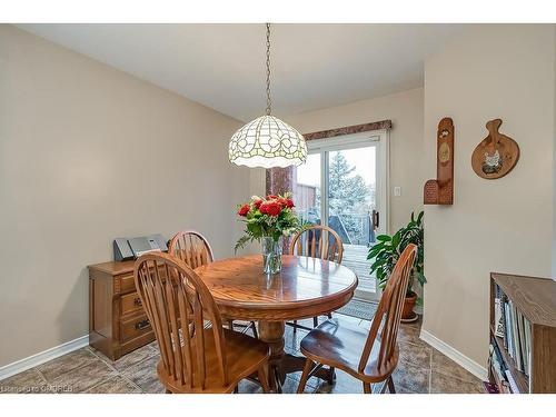 2303 Kingfisher Court, Oakville, ON - Indoor Photo Showing Dining Room