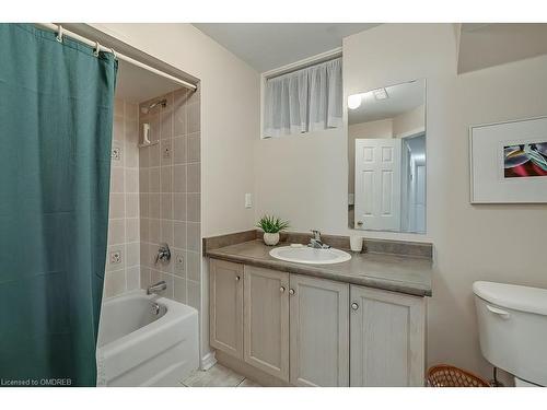 2303 Kingfisher Court, Oakville, ON - Indoor Photo Showing Bathroom