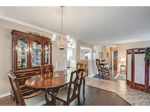 2303 Kingfisher Court, Oakville, ON - Indoor Photo Showing Dining Room