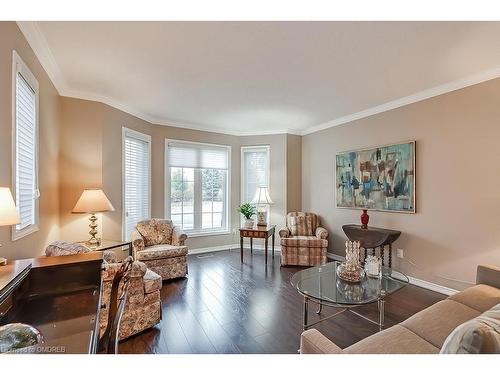 2303 Kingfisher Court, Oakville, ON - Indoor Photo Showing Living Room