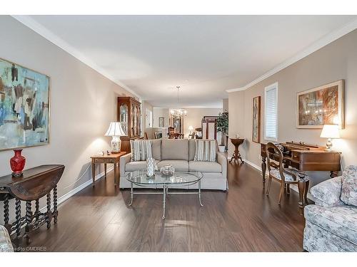 2303 Kingfisher Court, Oakville, ON - Indoor Photo Showing Living Room