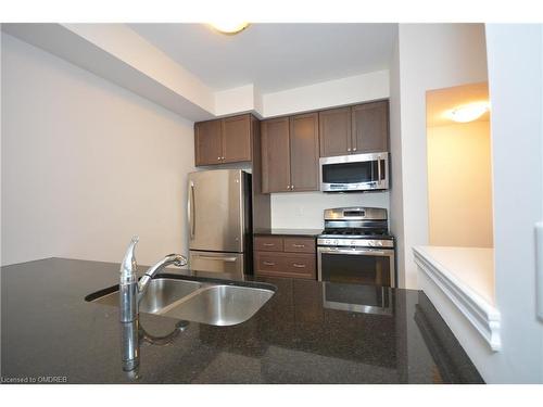 19-515 Winston Road, Grimsby, ON - Indoor Photo Showing Kitchen With Stainless Steel Kitchen With Double Sink