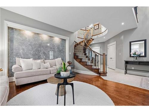 11 Treeview Crescent, Caledon, ON - Indoor Photo Showing Living Room