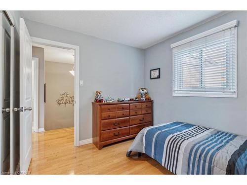 211 Murray Street, Brampton, ON - Indoor Photo Showing Bedroom