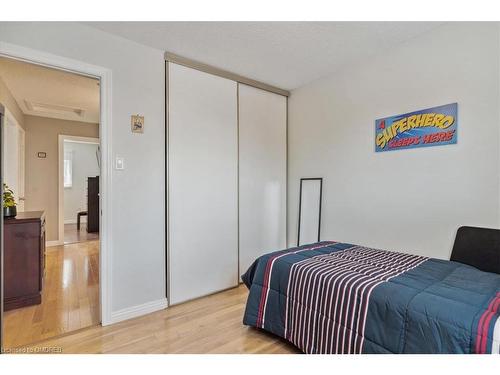 211 Murray Street, Brampton, ON - Indoor Photo Showing Bedroom