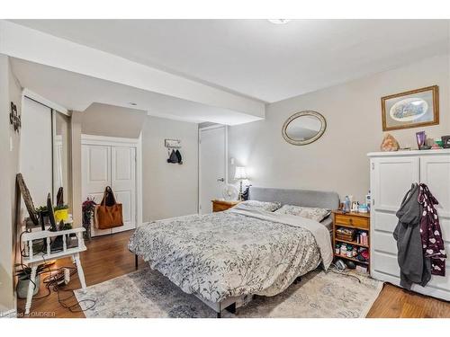 211 Murray Street, Brampton, ON - Indoor Photo Showing Bedroom