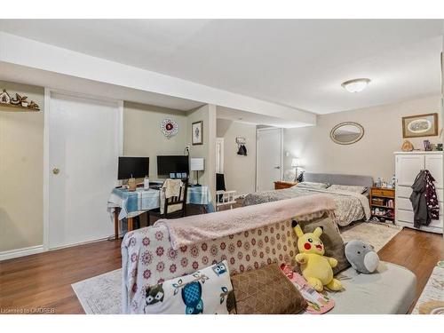 211 Murray Street, Brampton, ON - Indoor Photo Showing Bedroom