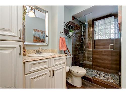 8494 20 Road E, Hamilton, ON - Indoor Photo Showing Bathroom