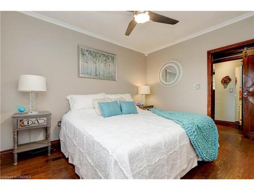 8494 20 Road E, Hamilton, ON - Indoor Photo Showing Bedroom