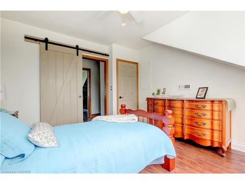 8494 20 Road E, Hamilton, ON - Indoor Photo Showing Bedroom