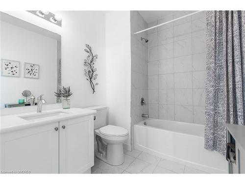 519-460 Dundas Street E, Waterdown, ON - Indoor Photo Showing Bathroom