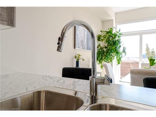 266 Explorer Way, Thorold, ON - Indoor Photo Showing Kitchen With Double Sink