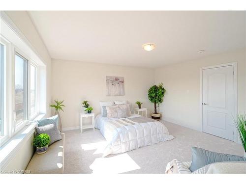 266 Explorer Way, Thorold, ON - Indoor Photo Showing Bedroom