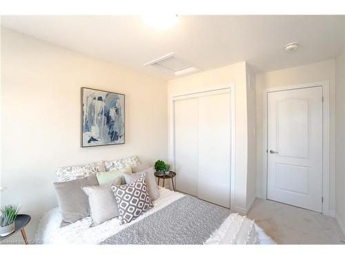 266 Explorer Way, Thorold, ON - Indoor Photo Showing Bedroom