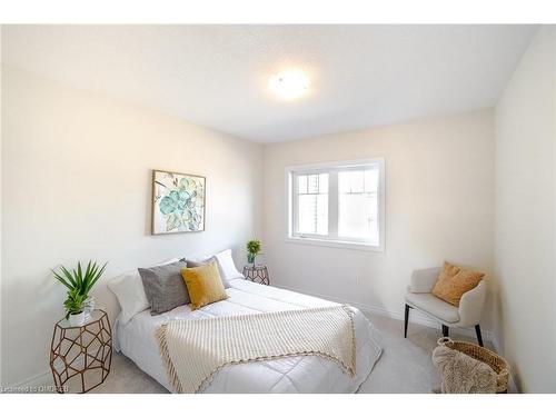 266 Explorer Way, Thorold, ON - Indoor Photo Showing Bedroom