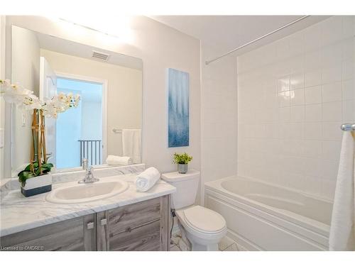 266 Explorer Way, Thorold, ON - Indoor Photo Showing Bathroom