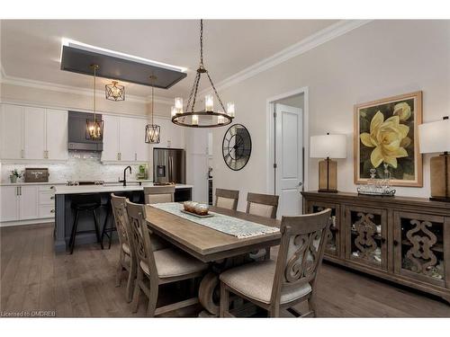 519-150 Oak Park Boulevard, Oakville, ON - Indoor Photo Showing Dining Room