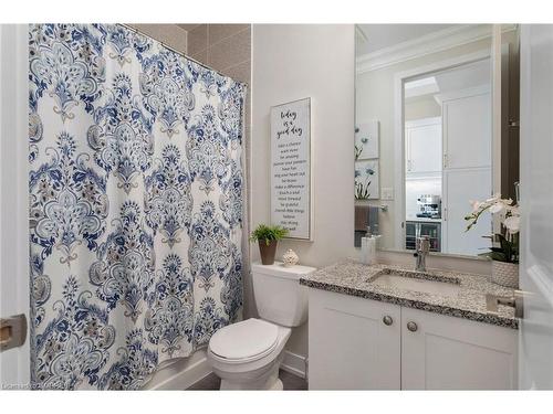 519-150 Oak Park Boulevard, Oakville, ON - Indoor Photo Showing Bathroom