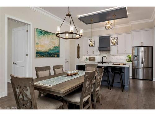 519-150 Oak Park Boulevard, Oakville, ON - Indoor Photo Showing Dining Room