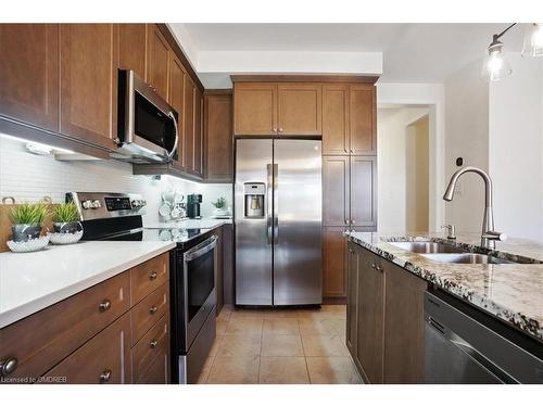 1429 Sycamore Garden, Milton, ON - Indoor Photo Showing Kitchen With Stainless Steel Kitchen With Double Sink With Upgraded Kitchen