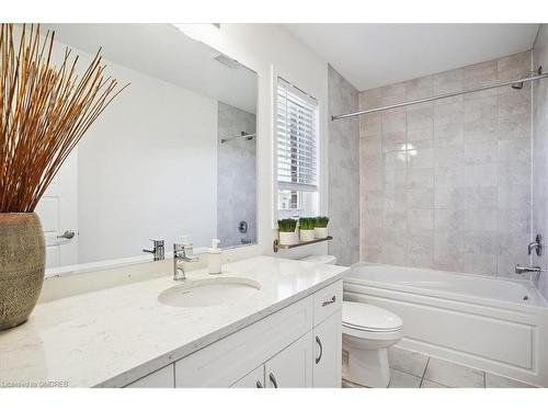 1429 Sycamore Garden, Milton, ON - Indoor Photo Showing Bathroom