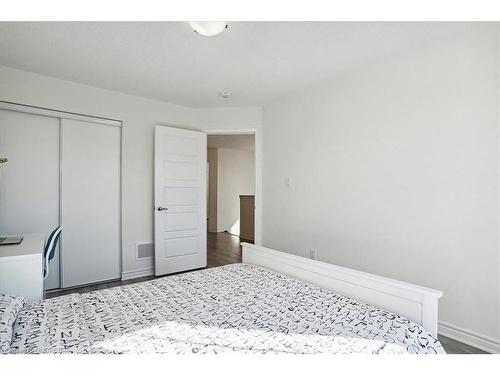 1429 Sycamore Garden, Milton, ON - Indoor Photo Showing Bedroom