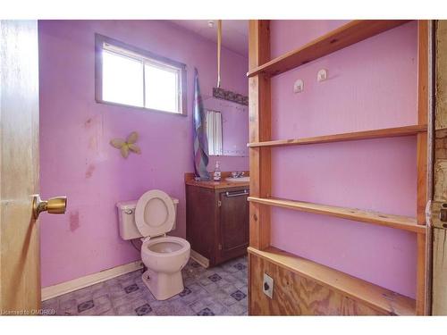 10 Comet Avenue, Hamilton, ON - Indoor Photo Showing Bathroom