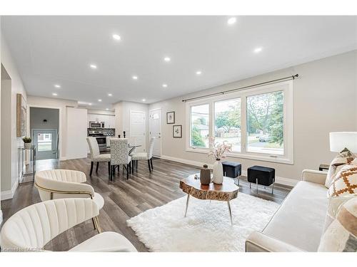 173 West 32Nd Street, Hamilton, ON - Indoor Photo Showing Living Room