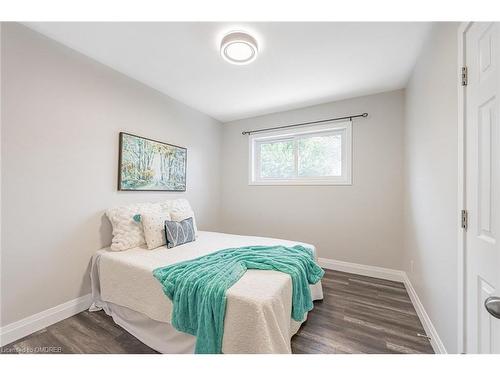 173 West 32Nd Street, Hamilton, ON - Indoor Photo Showing Bedroom