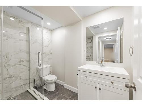 173 West 32Nd Street, Hamilton, ON - Indoor Photo Showing Bathroom