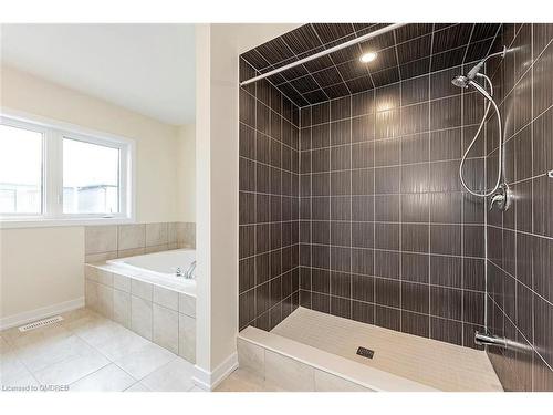 109 Higgins Avenue, Thorold, ON - Indoor Photo Showing Bathroom