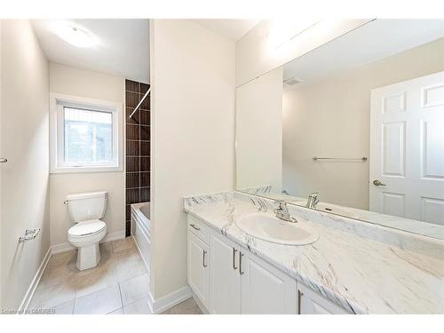 109 Higgins Avenue, Thorold, ON - Indoor Photo Showing Bathroom