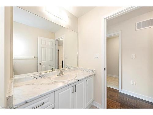 109 Higgins Avenue, Thorold, ON - Indoor Photo Showing Bathroom