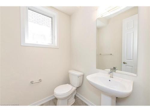 109 Higgins Avenue, Thorold, ON - Indoor Photo Showing Bathroom