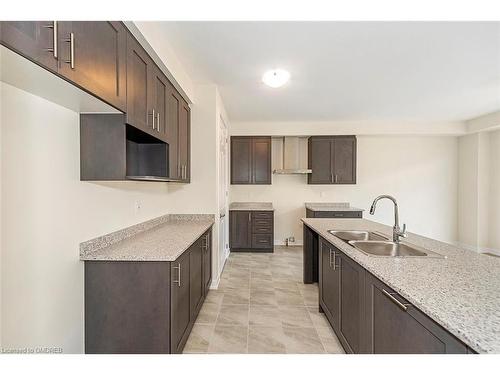 109 Higgins Avenue, Thorold, ON - Indoor Photo Showing Kitchen With Double Sink