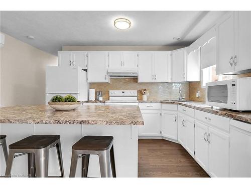 6 Davies Drive, Sauble Beach, ON - Indoor Photo Showing Kitchen