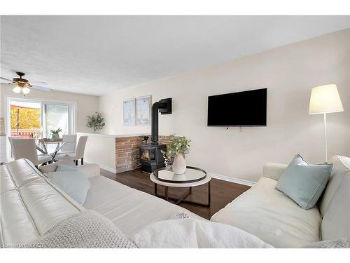 6 Davies Drive, Sauble Beach, ON - Indoor Photo Showing Living Room