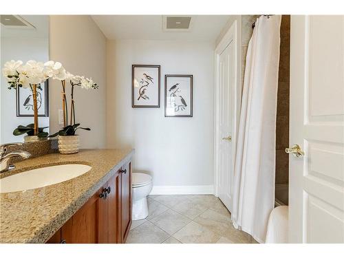 204-5340 Lakeshore Road, Burlington, ON - Indoor Photo Showing Bathroom