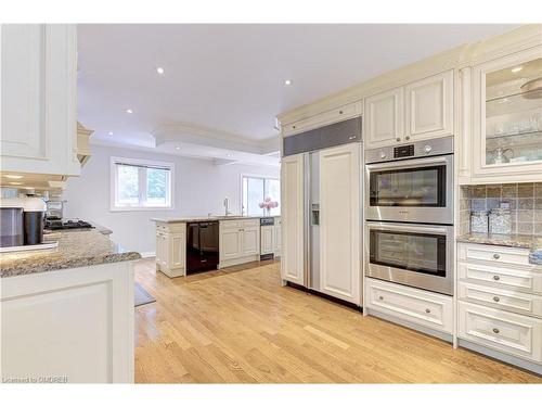 2116 Munn'S Avenue, Oakville, ON - Indoor Photo Showing Kitchen