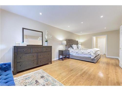 2116 Munn'S Avenue, Oakville, ON - Indoor Photo Showing Bedroom