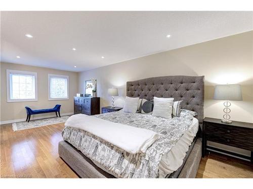 2116 Munn'S Avenue, Oakville, ON - Indoor Photo Showing Bedroom