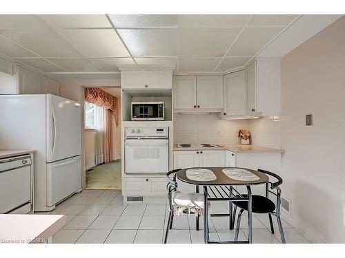 2204 Rebecca Street, Oakville, ON - Indoor Photo Showing Kitchen