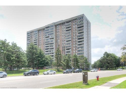 204-15 Kensington Road, Brampton, ON - Outdoor With Facade