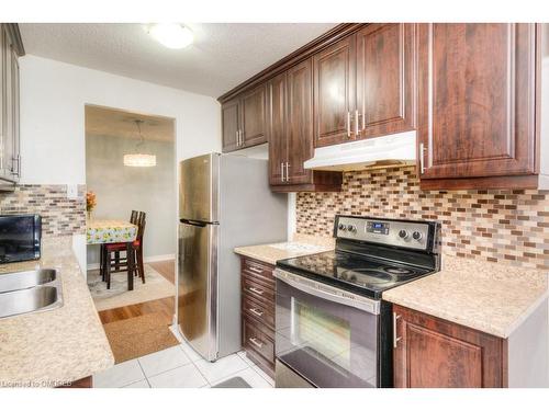 204-15 Kensington Road, Brampton, ON - Indoor Photo Showing Kitchen With Double Sink