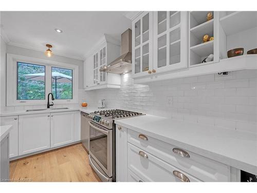 179 Shanley Terrace, Oakville, ON - Indoor Photo Showing Kitchen With Upgraded Kitchen