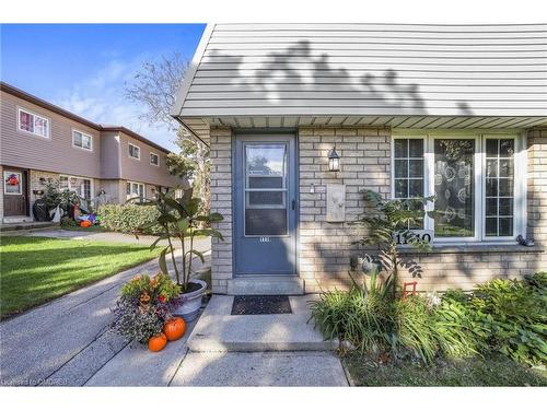 11-1110 Garth Street, Hamilton, ON - Outdoor